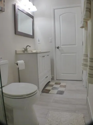 Main bathroom