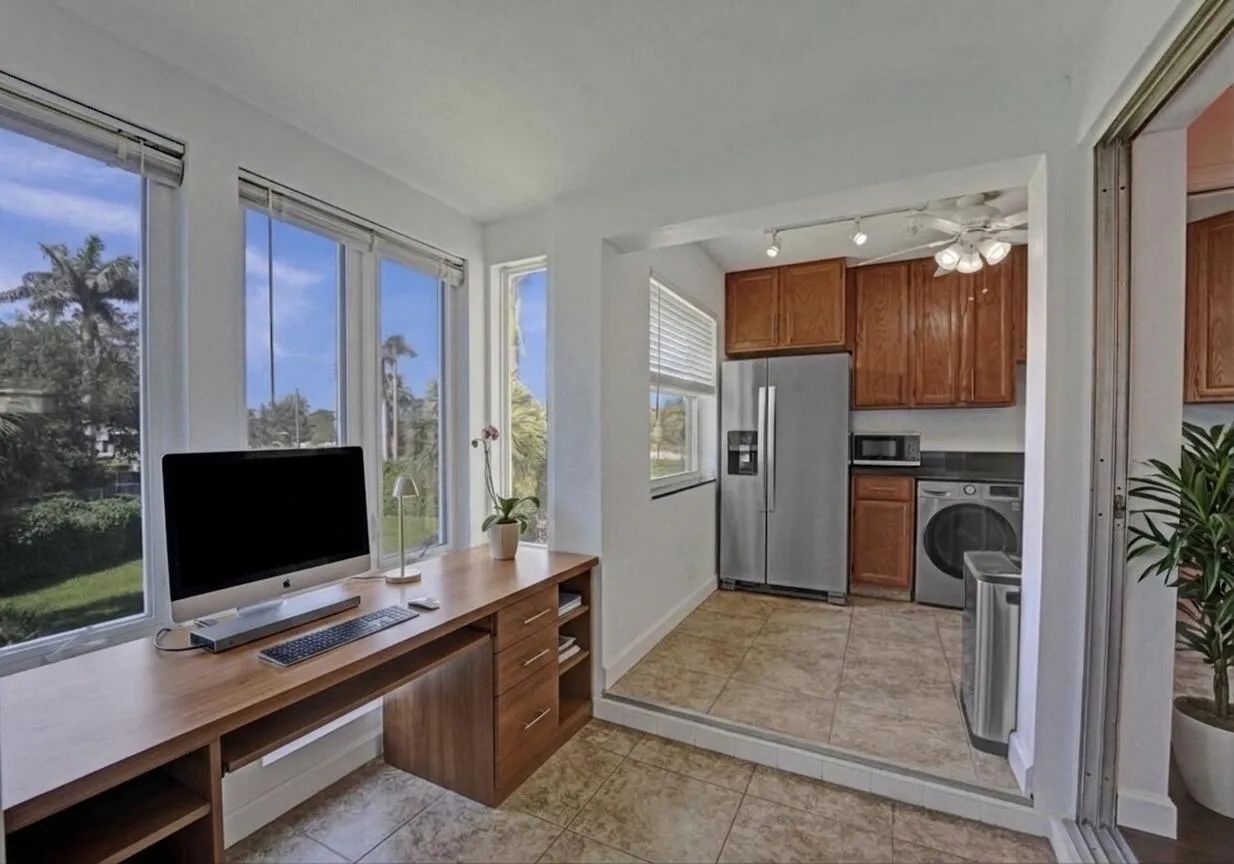 virtually staged lanai 1