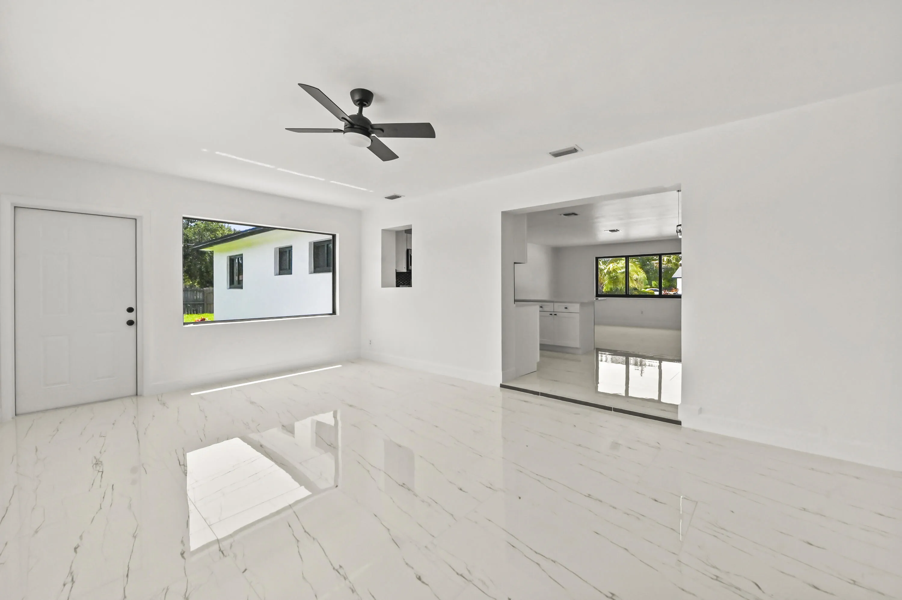 15 Family room 02