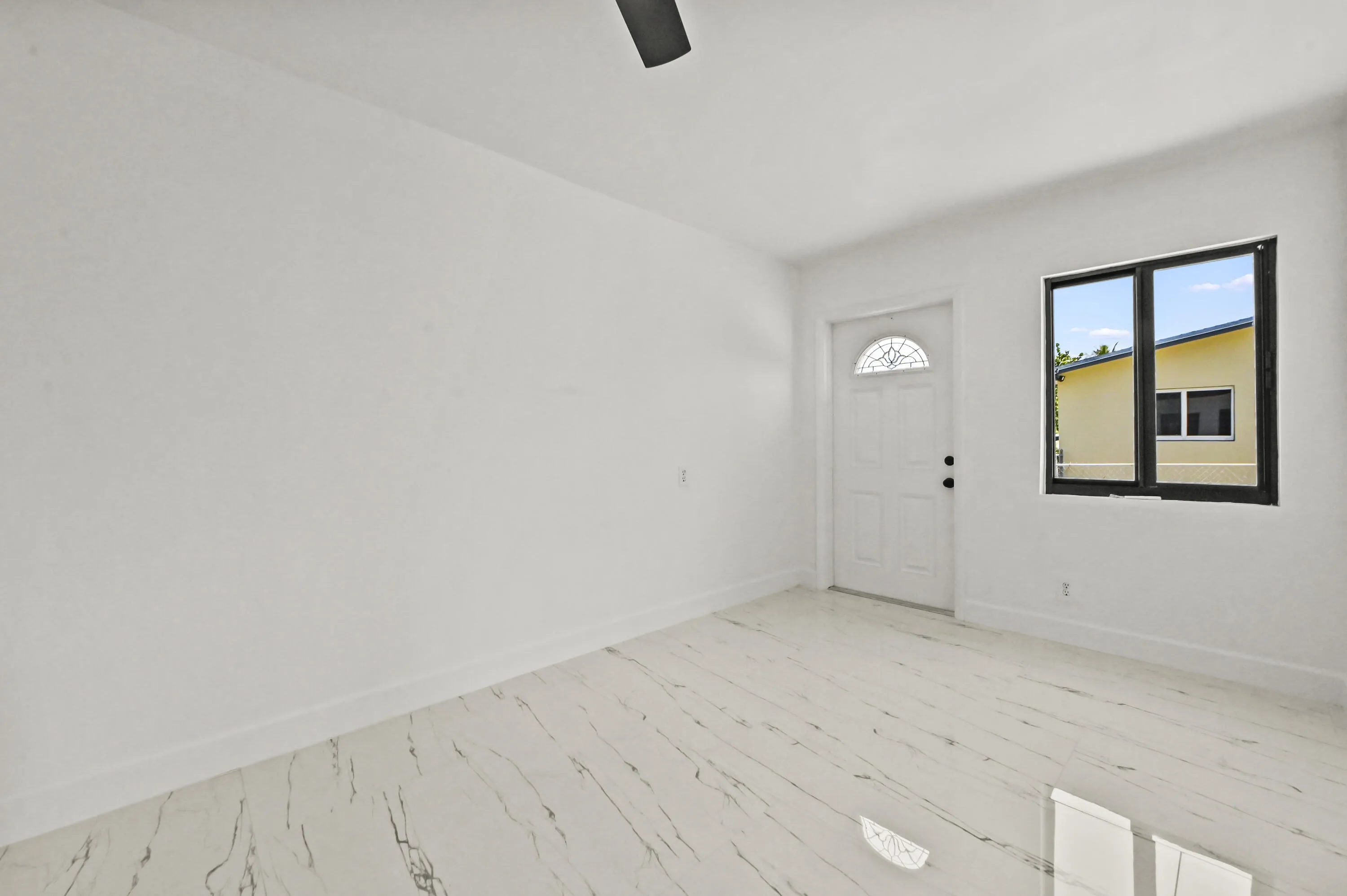 17 Bedroom 01