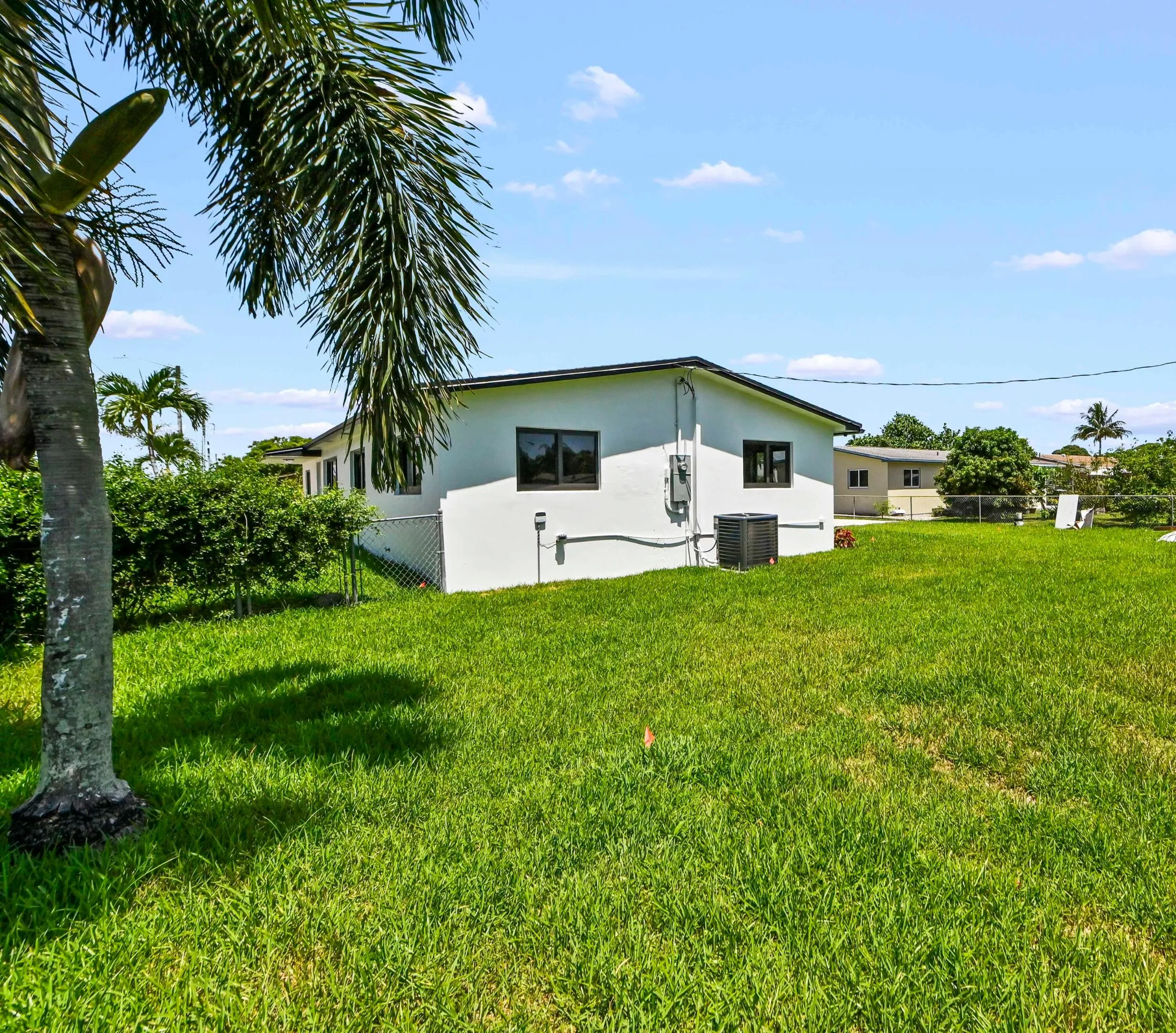 32 Backyard 06