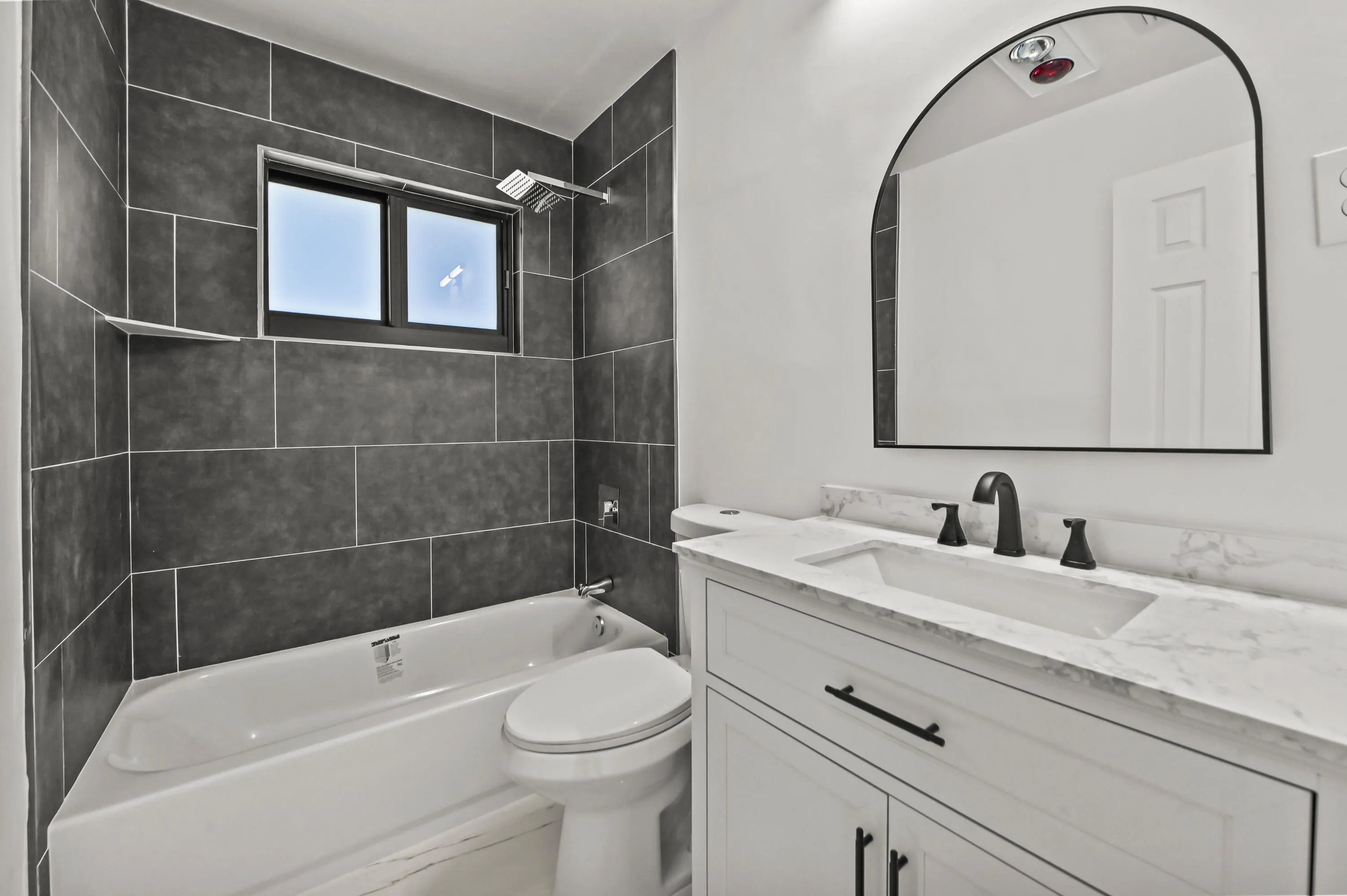 19 Bathroom 01