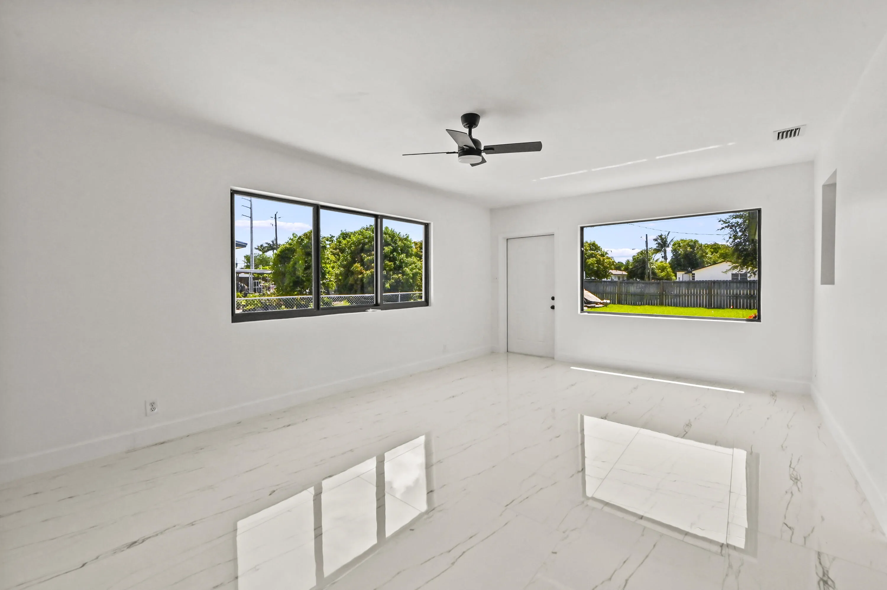 14 Family room 01