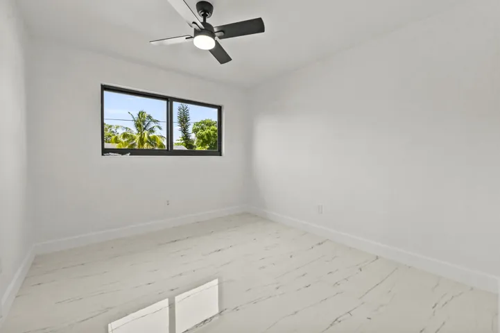 20 Bedroom 01