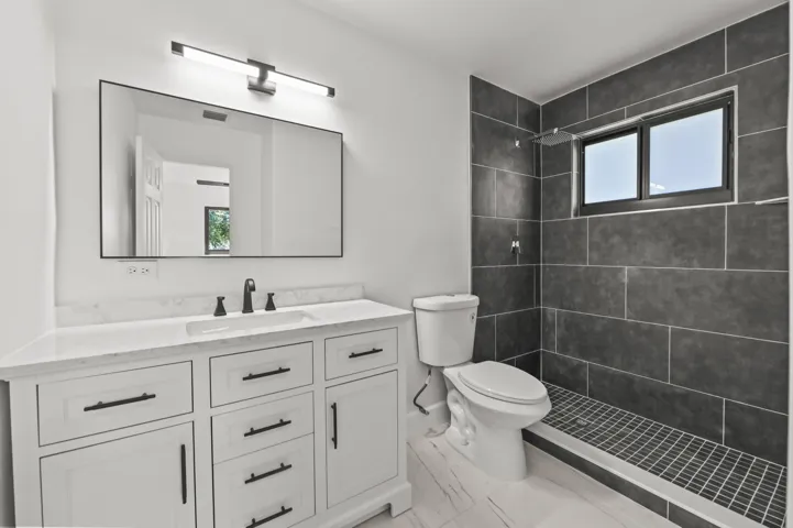 26 Bathroom 01