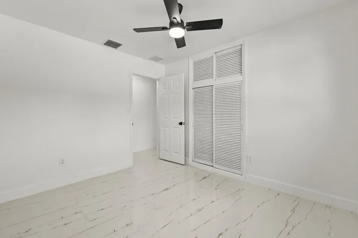 21 Bedroom 02