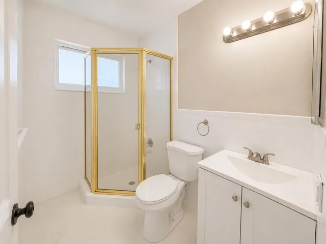 Upstairs bathroom