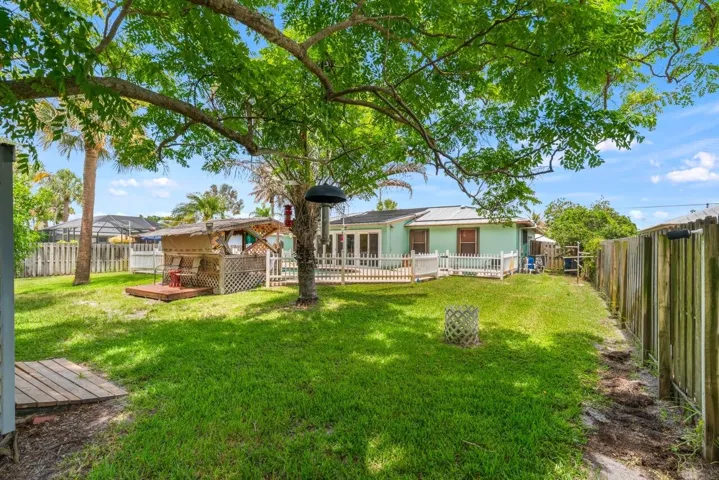 Side yard area