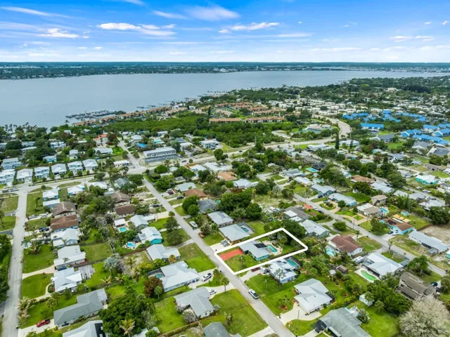 Aerial of NE Darlich Ave, 10,000+ sq ft Lot, not far from parks, restaurants, and beaches