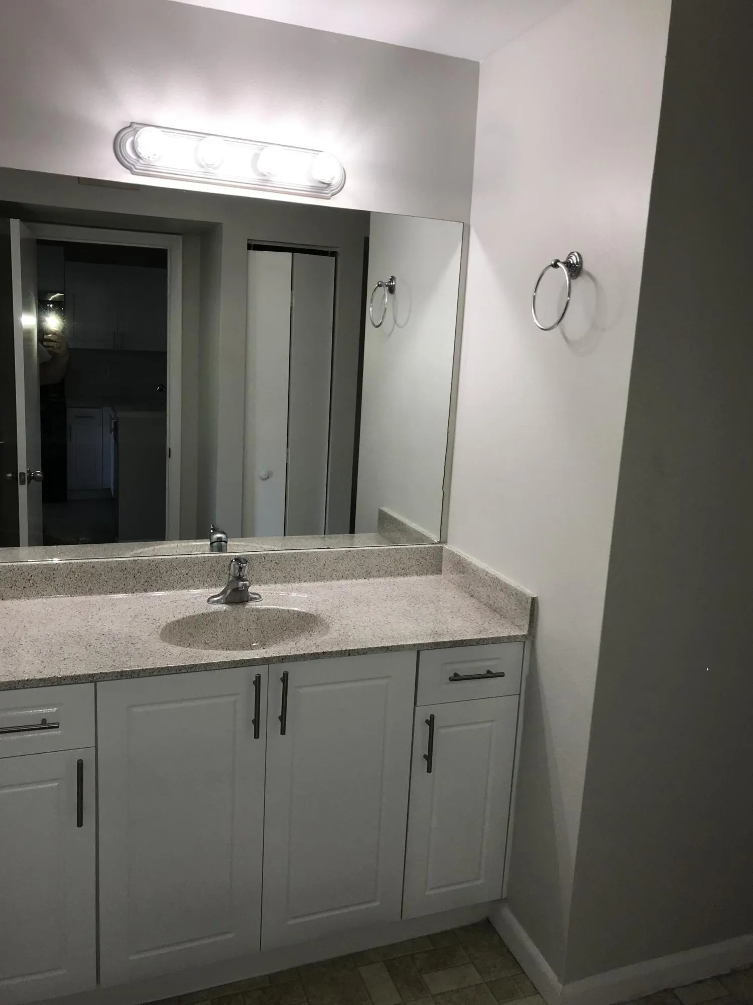 2nd Bathroom/ Guest Bath