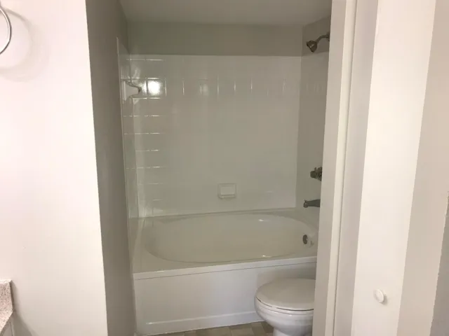 2nd Bathroom/ Guest Bath