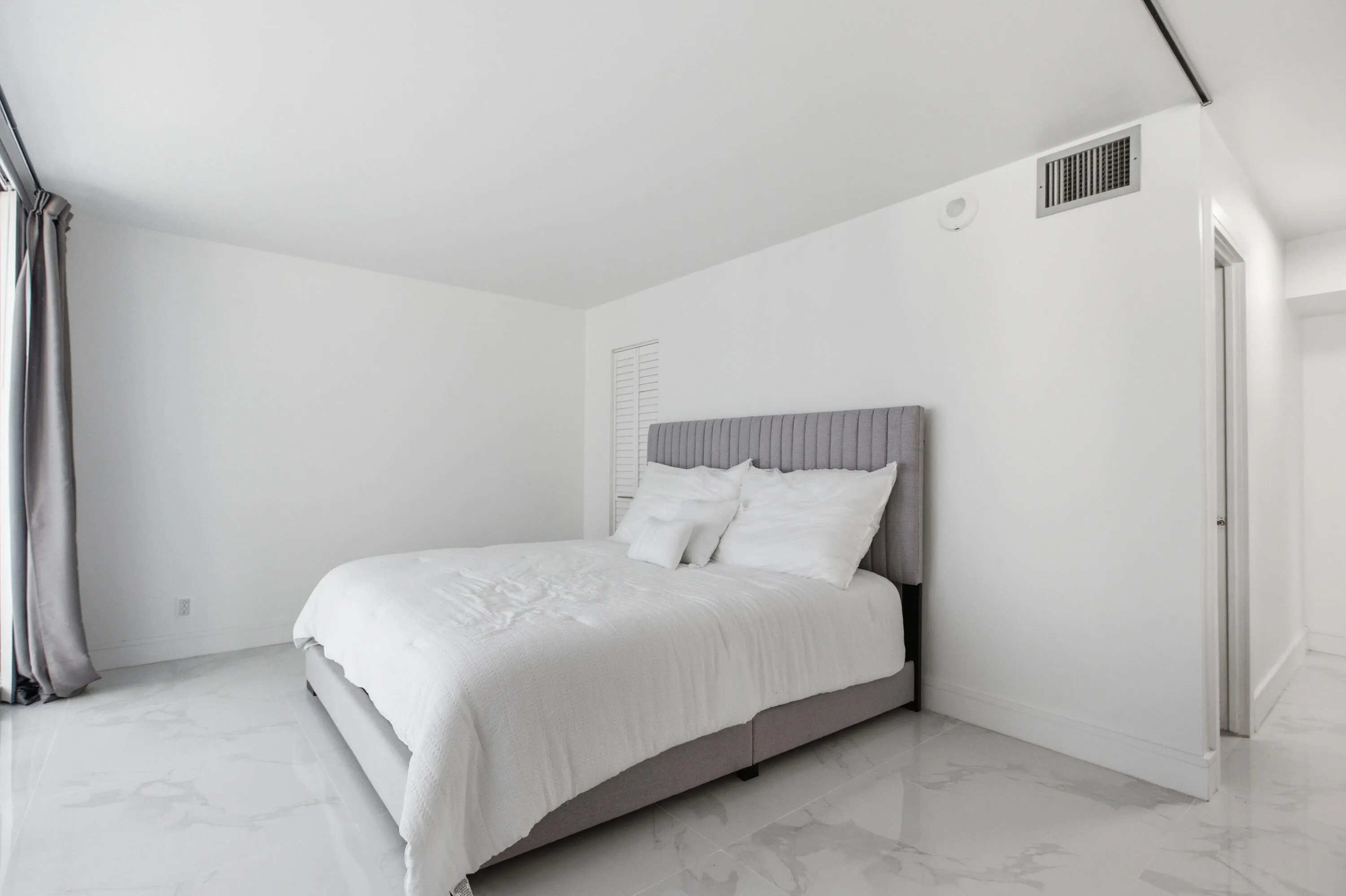 2101 S Ocean Drive 1507-9577