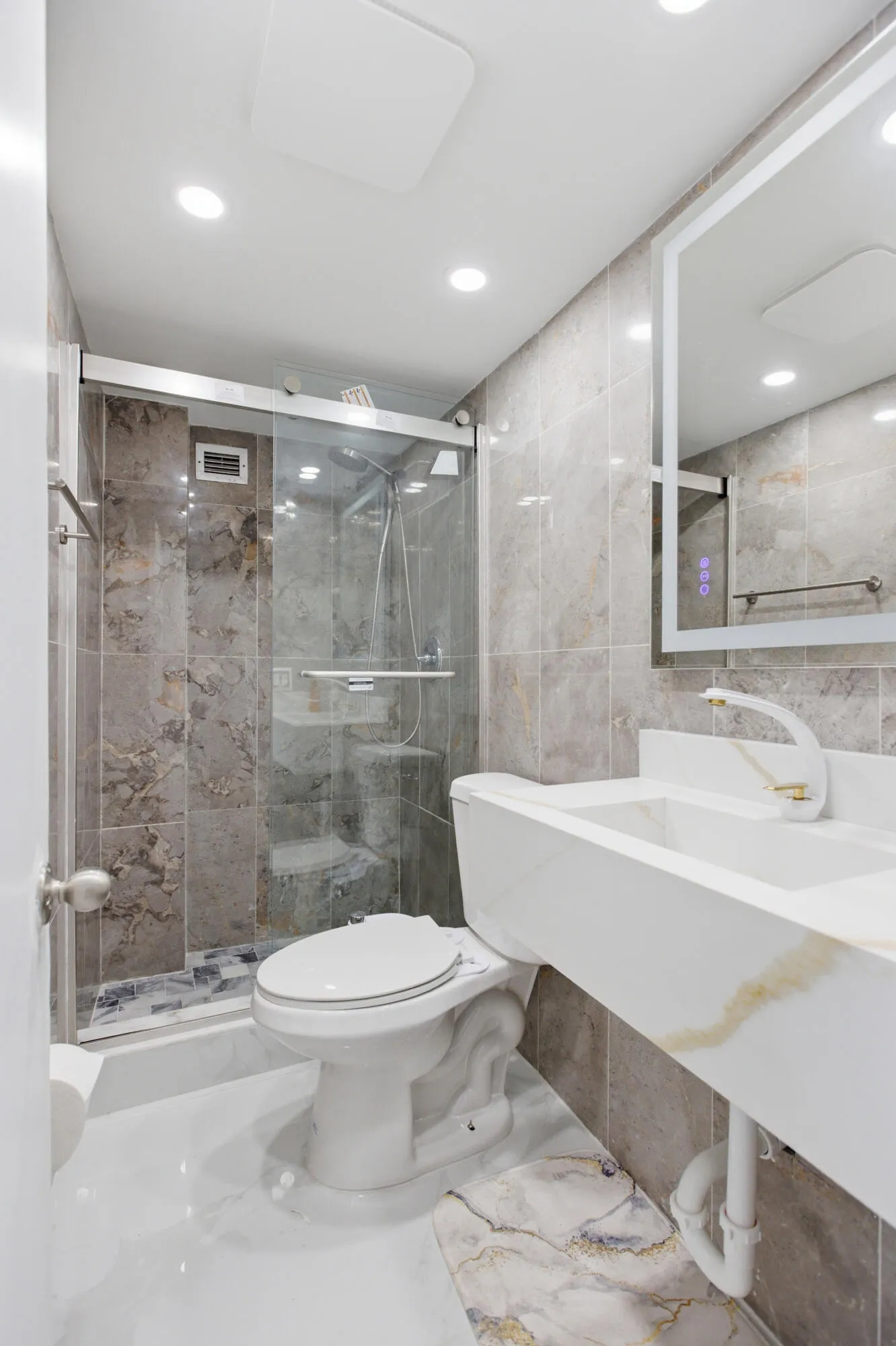 2101 S Ocean Drive 1507-9598