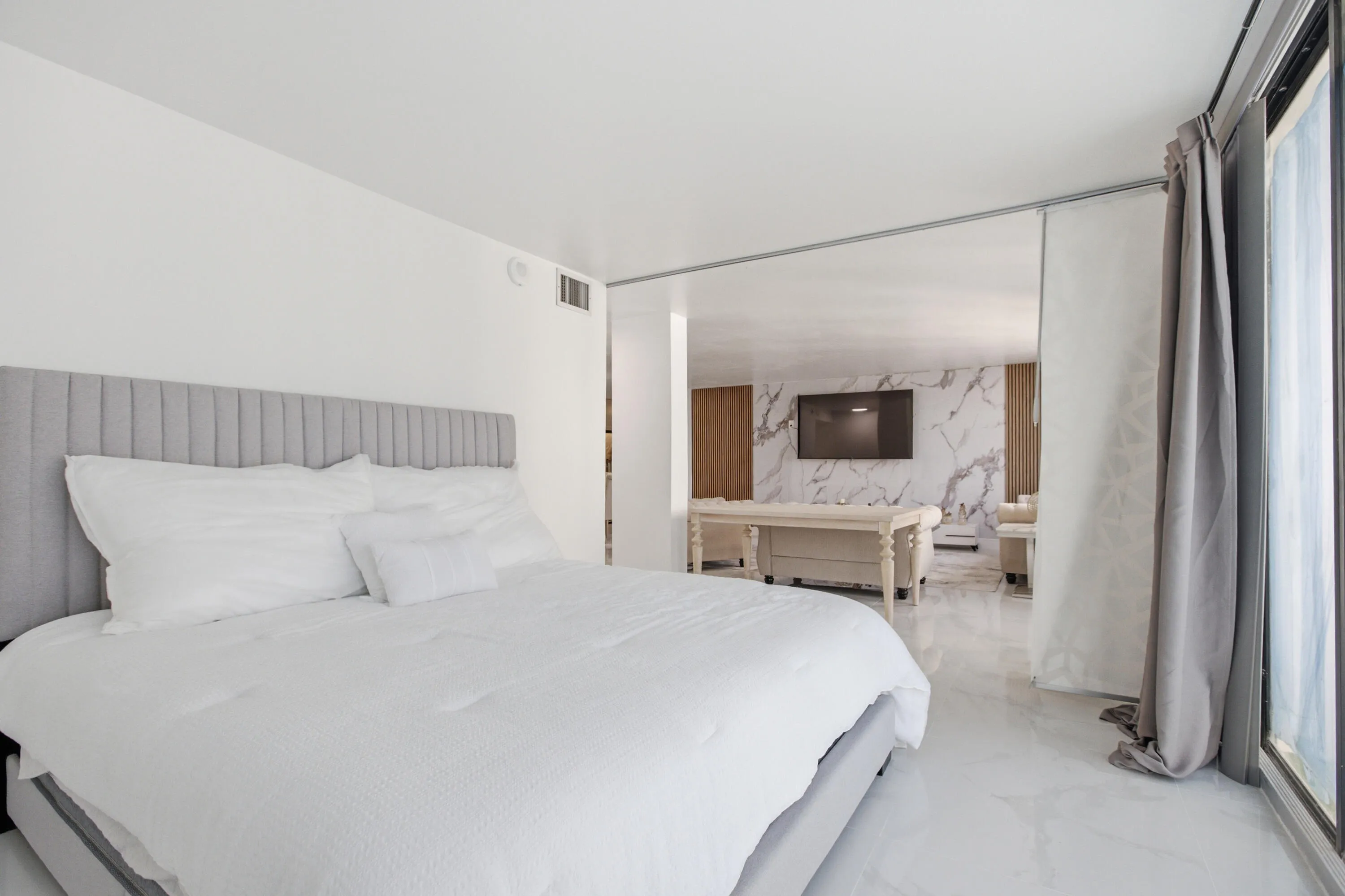 2101 S Ocean Drive 1507-9570