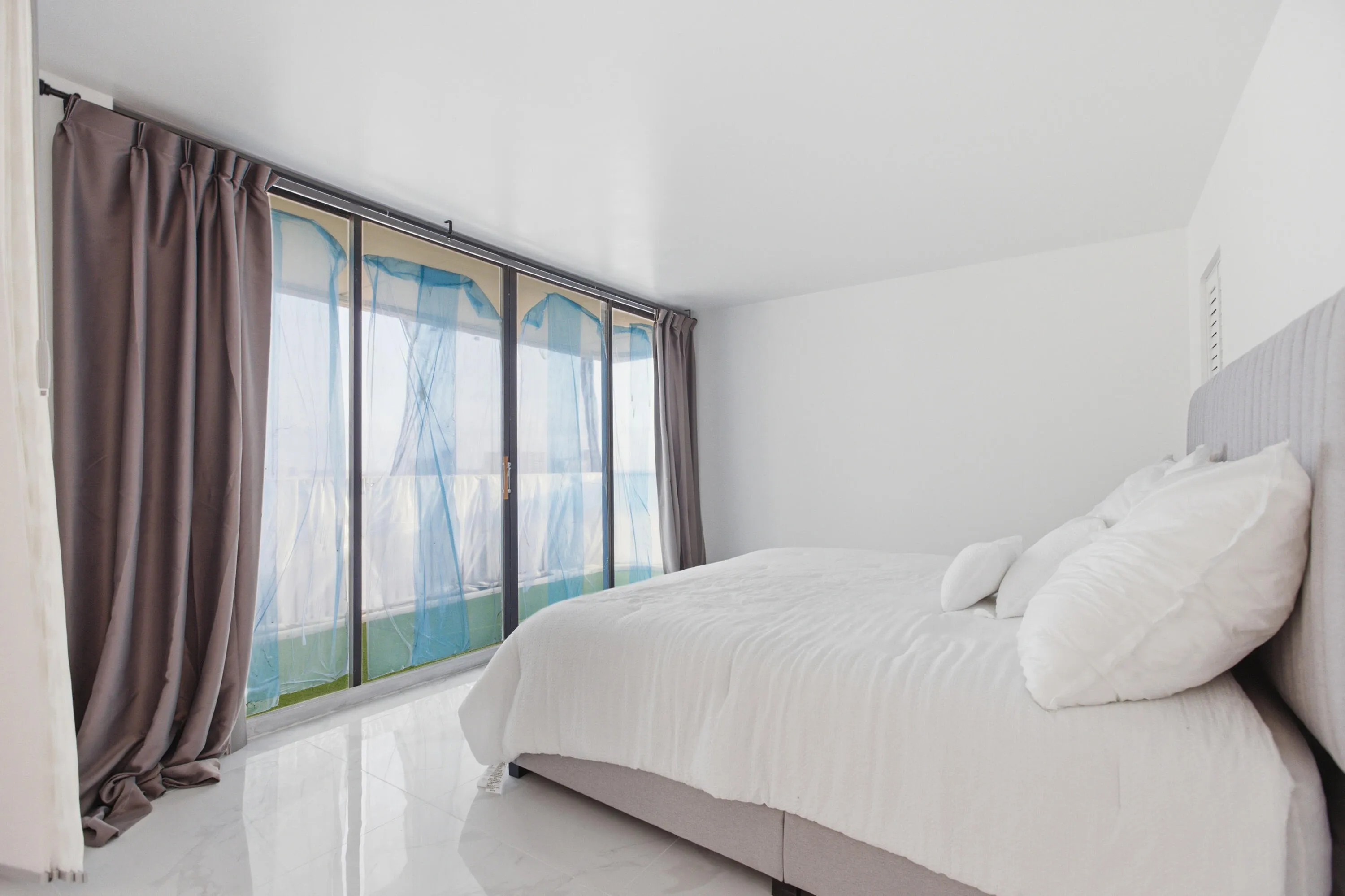 2101 S Ocean Drive 1507-9584