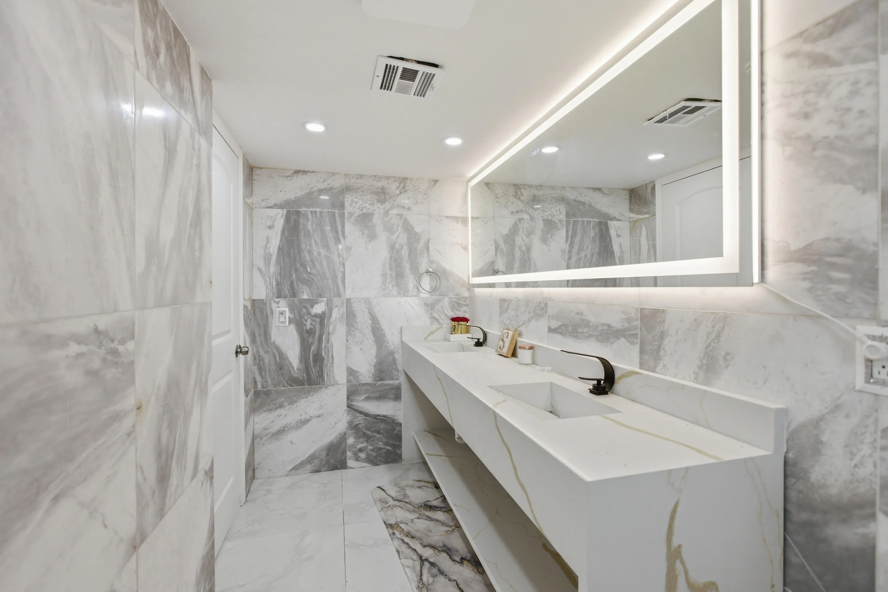 2101 S Ocean Drive 1507-9640