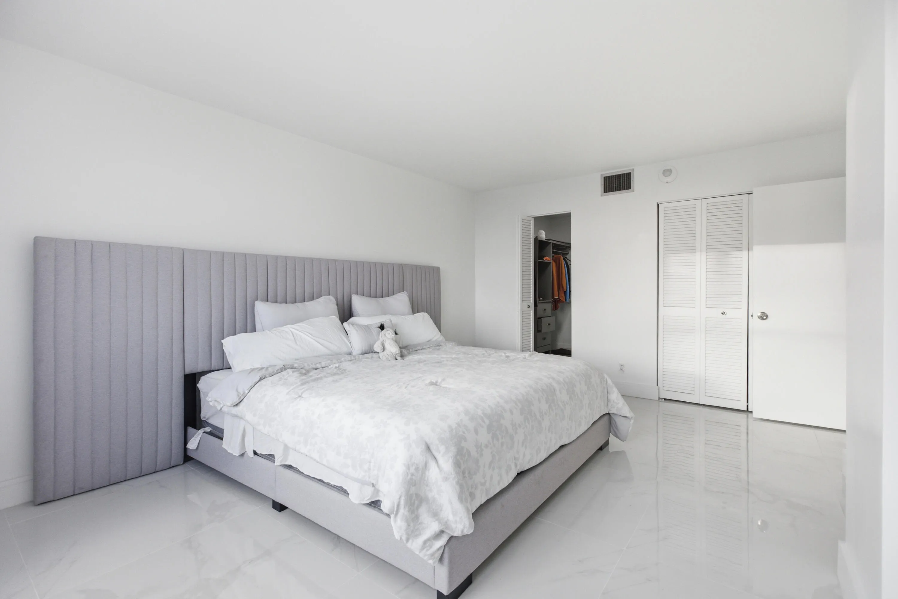 2101 S Ocean Drive 1507-9612