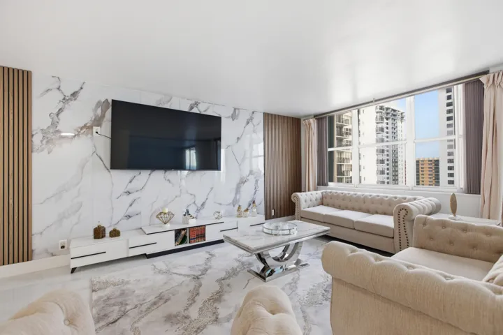 2101 S Ocean Drive 1507-9521