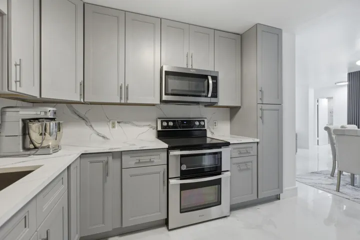 2101 S Ocean Drive 1507-9493