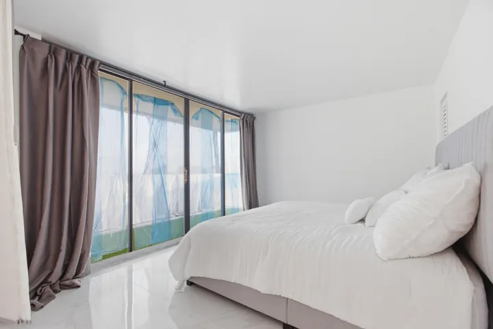 2101 S Ocean Drive 1507-9584