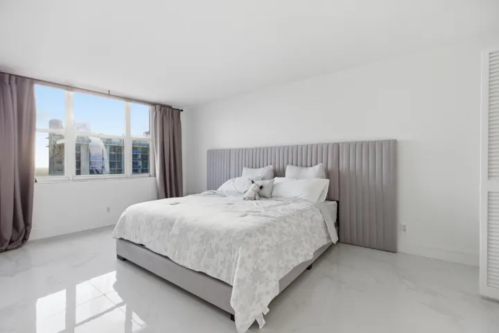 2101 S Ocean Drive 1507-9605