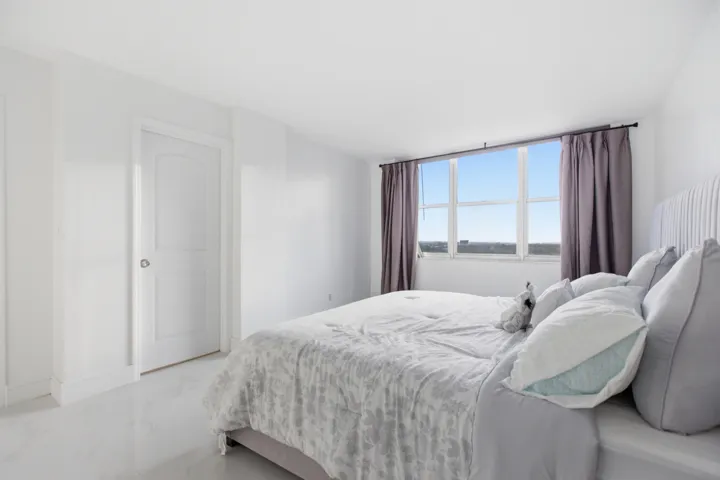 2101 S Ocean Drive 1507-9619