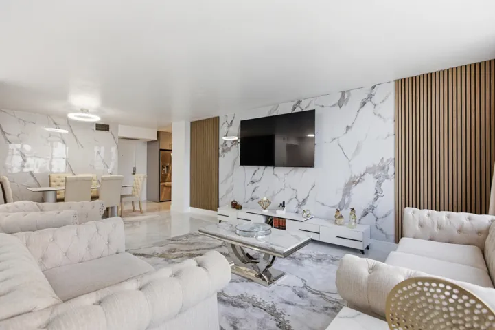 2101 S Ocean Drive 1507-9528