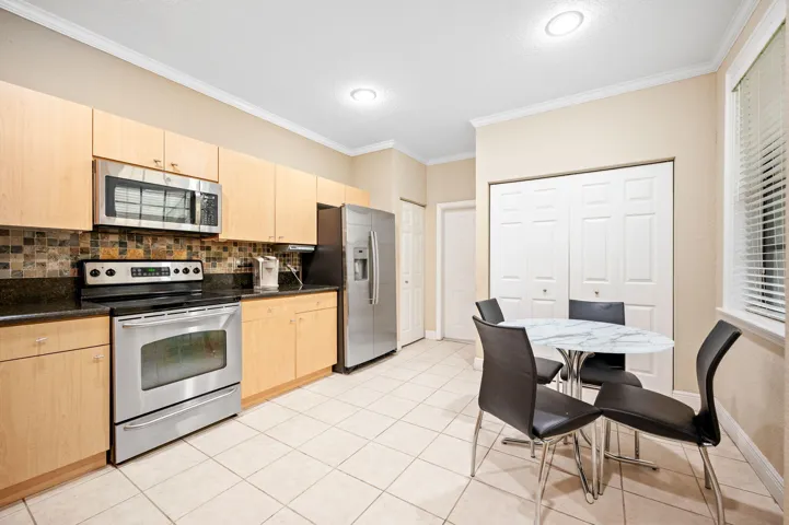 11-web-or-mls-4212-vineyard-cir