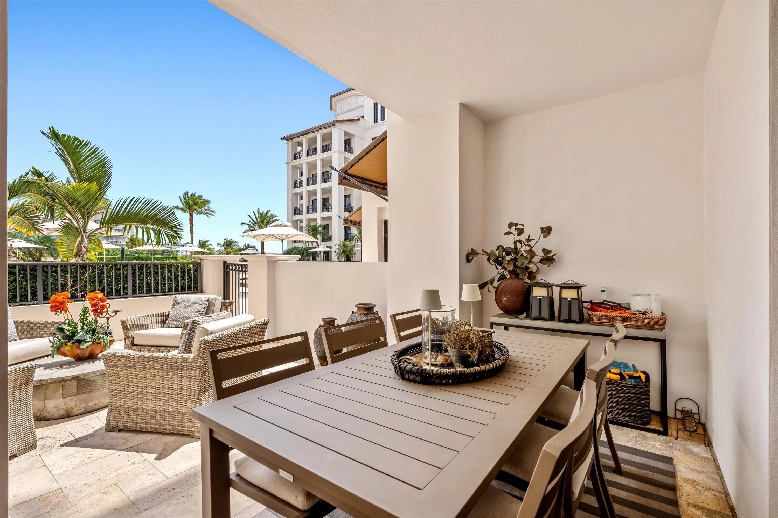 PATIO DINING