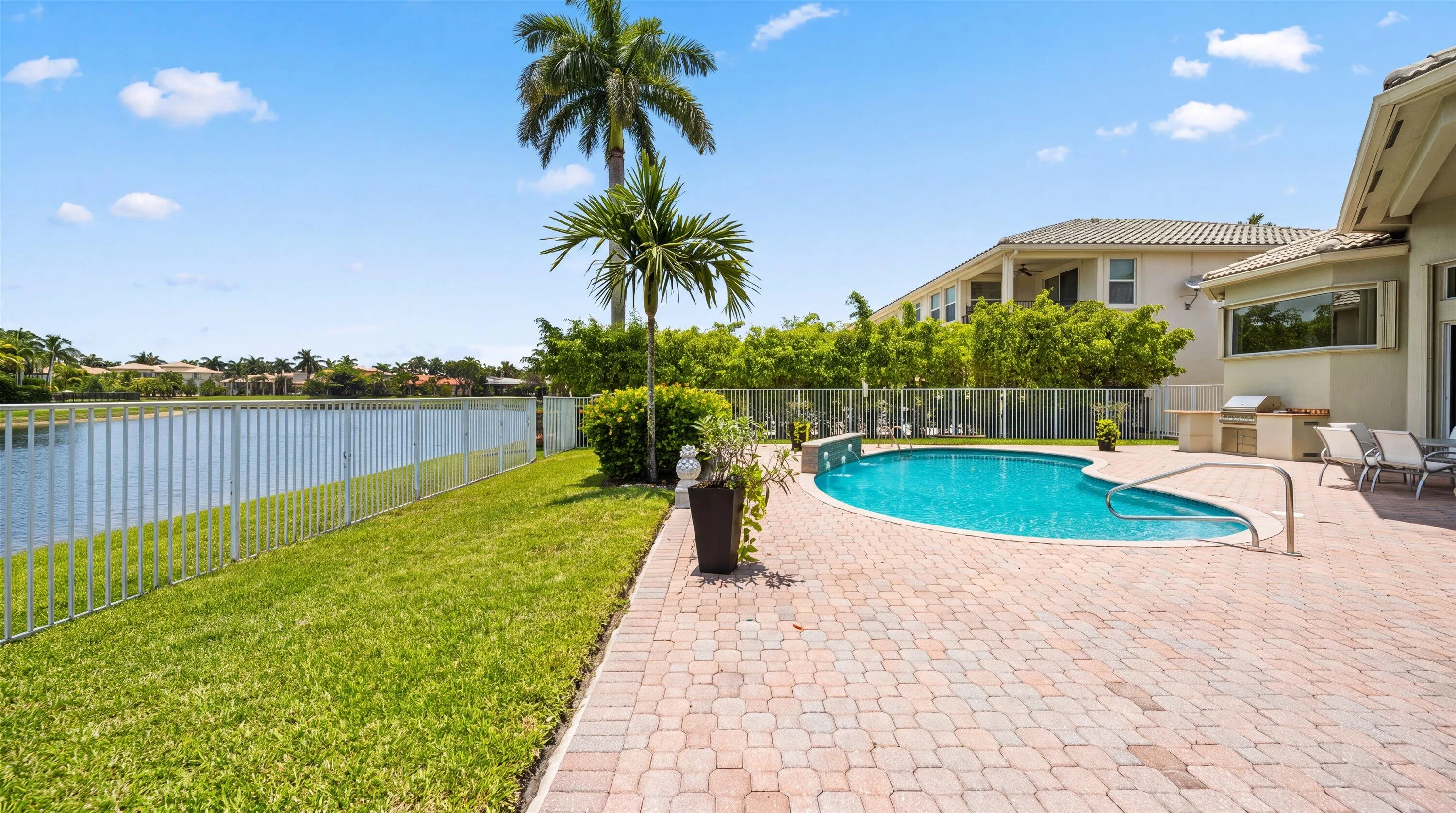 52-2792 Pillsbury Way
