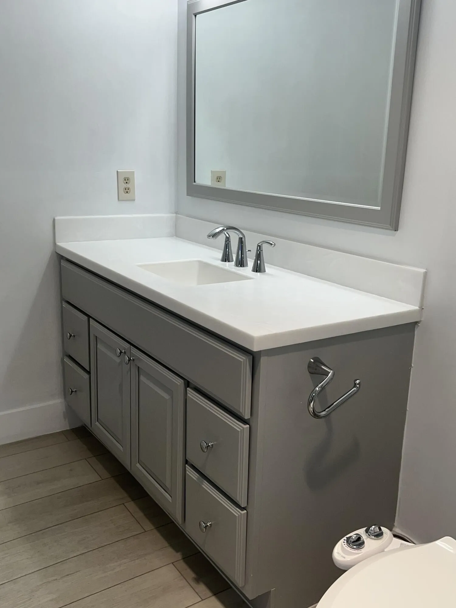 Master Bathroom - Wood Vanity with Quartz Countertop