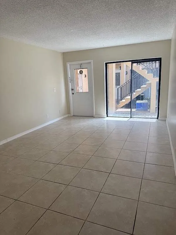 Living room 1