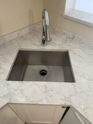 Kitchen faucett 1