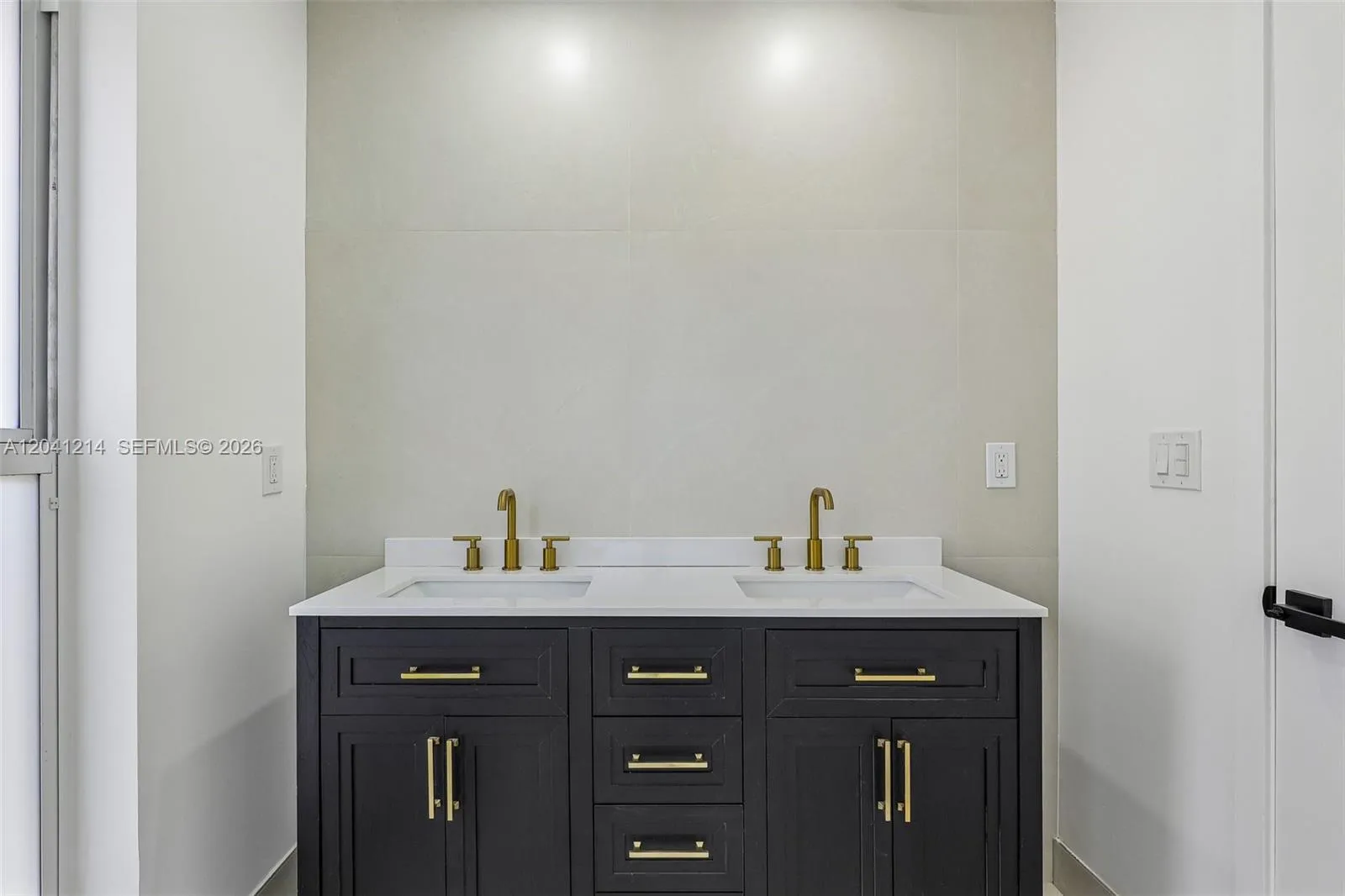 Property photo 129