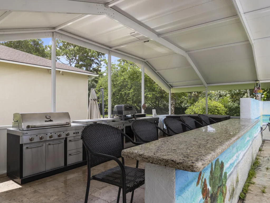outdoor kitchen
