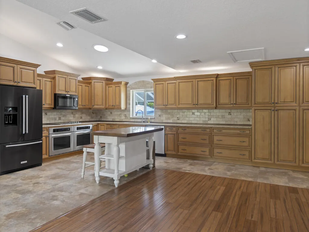kitchen/dinning