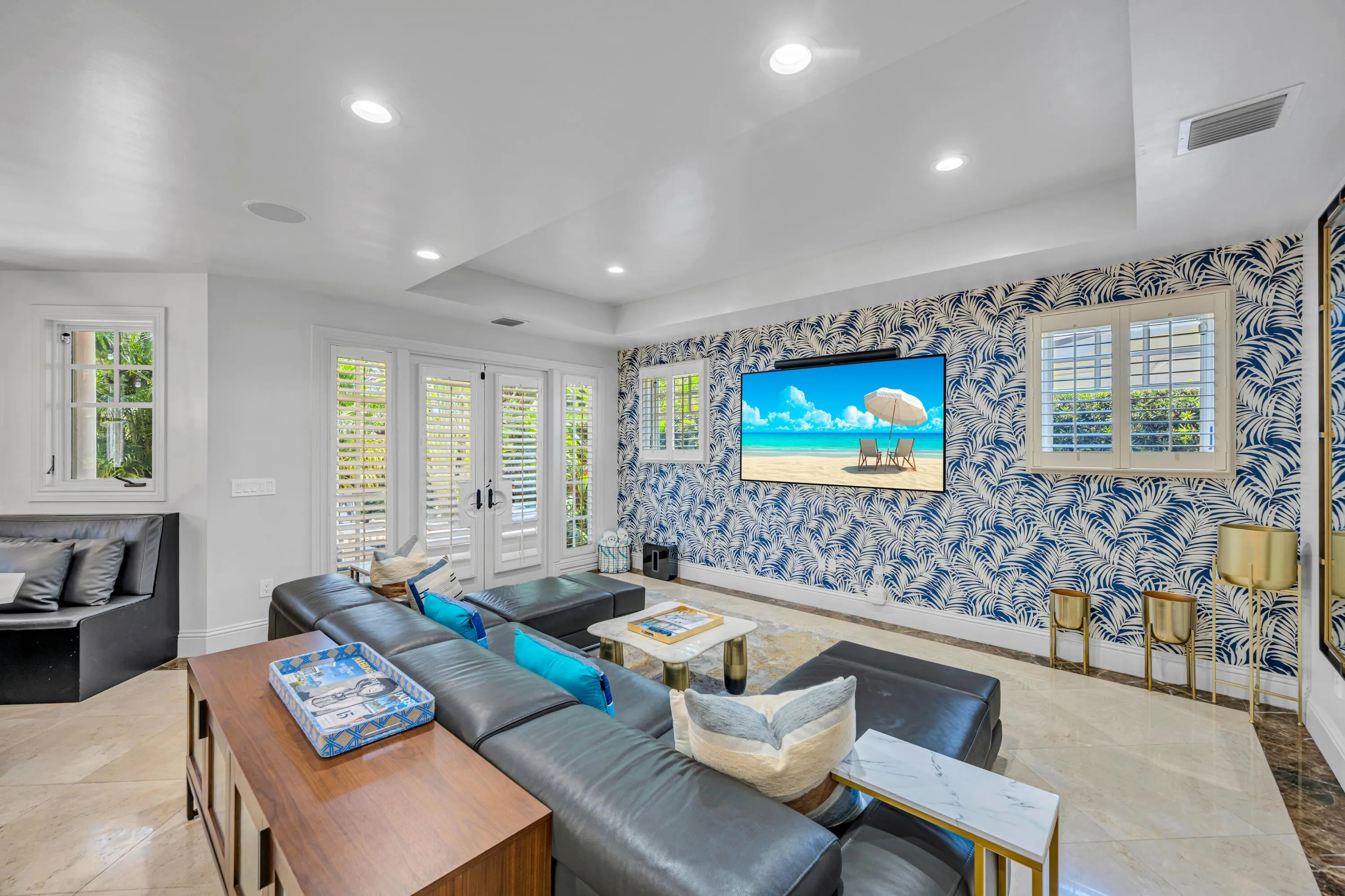 11' ceilings create massive windows creating lots of natural​​‌​​​​‌​​‌‌​‌‌​​​‌‌​‌​‌​‌​​​‌​​ light.