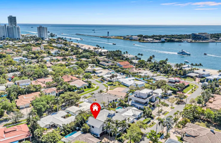 Located in Harbour Inlet - voluntary HOA