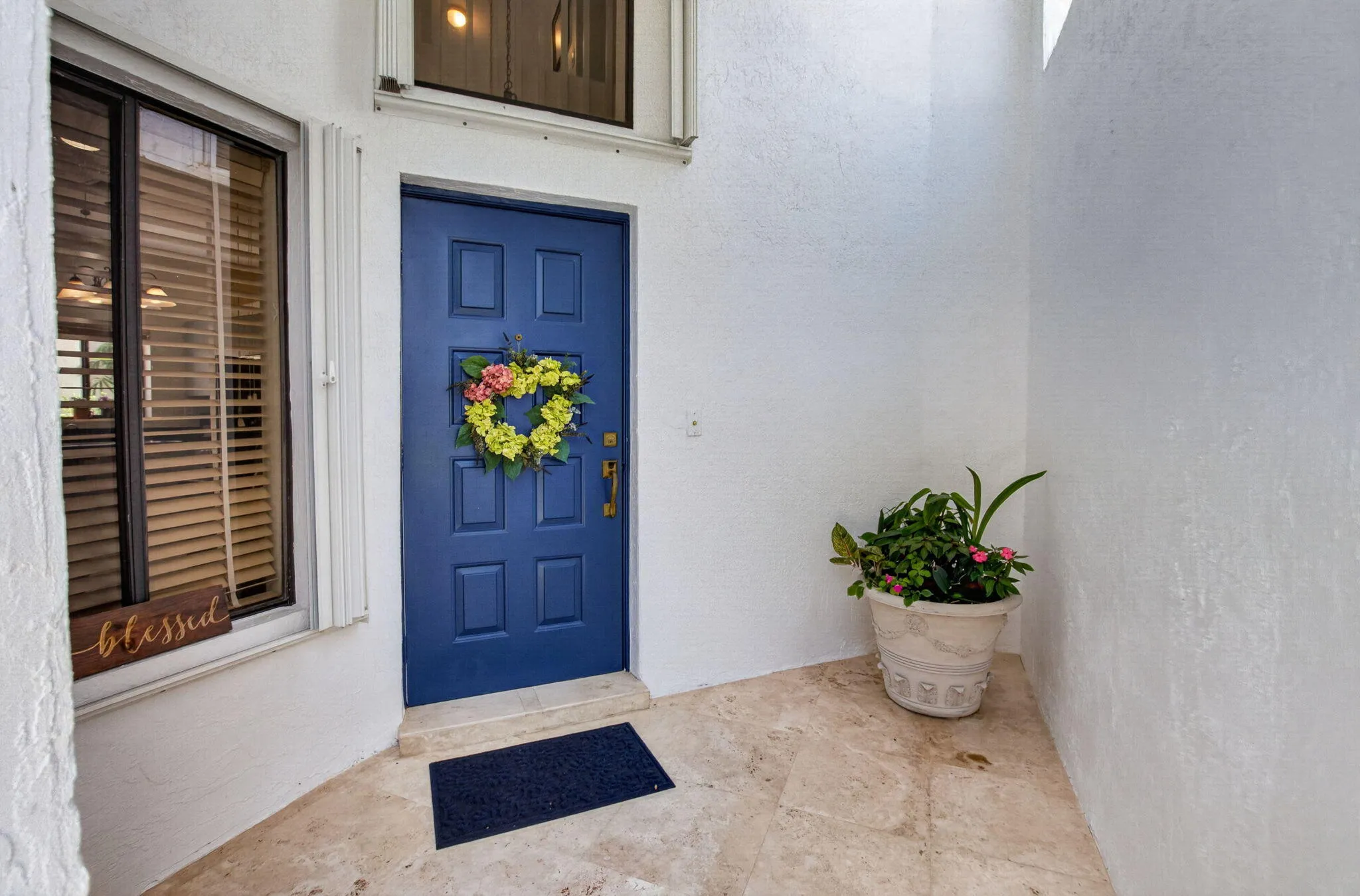 WELCOMING ENTRY