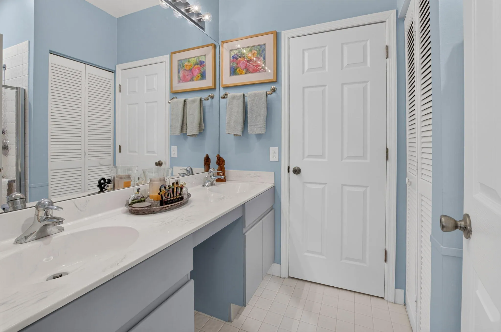 PRIMARY BATH WITH WALK-IN CLOSET