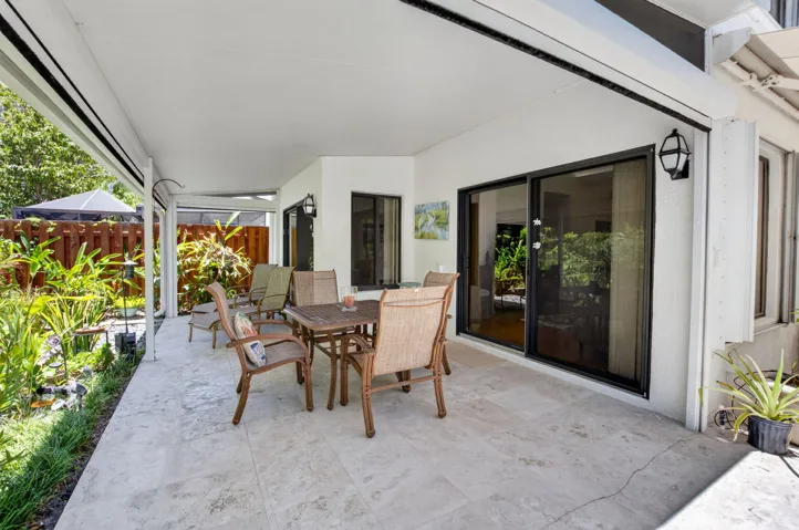 TRAVERTINE PAVERED PATIO