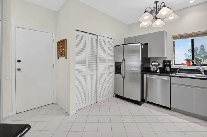 STAINLESS STEEL APPLIANCES