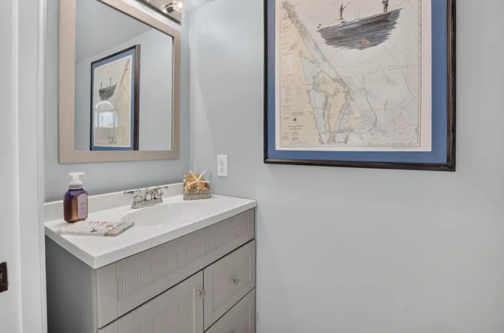 POWDER ROOM FOR GUESTS