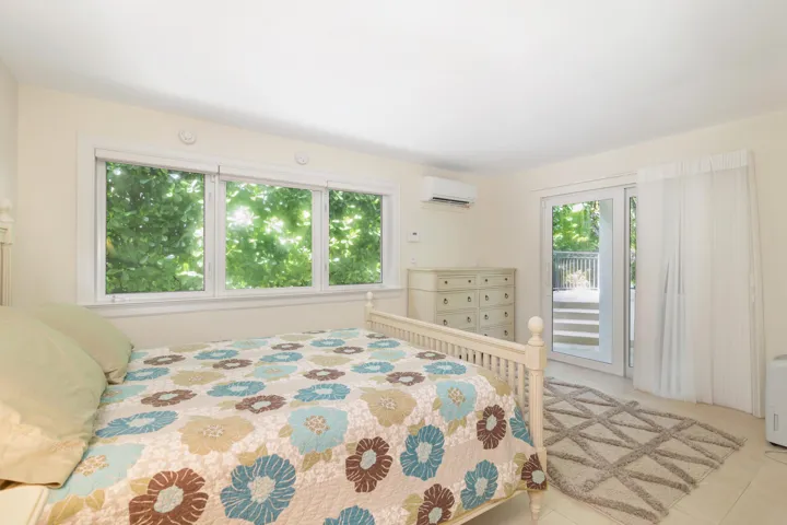 1426 Guest Quarters