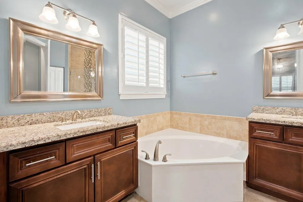 Primary bath