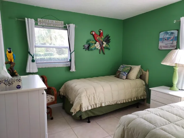 Guest room 206
