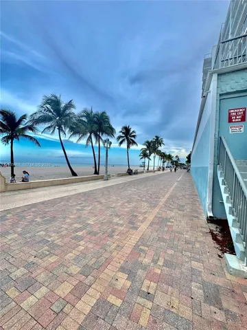 OCEAN/BROADWALK