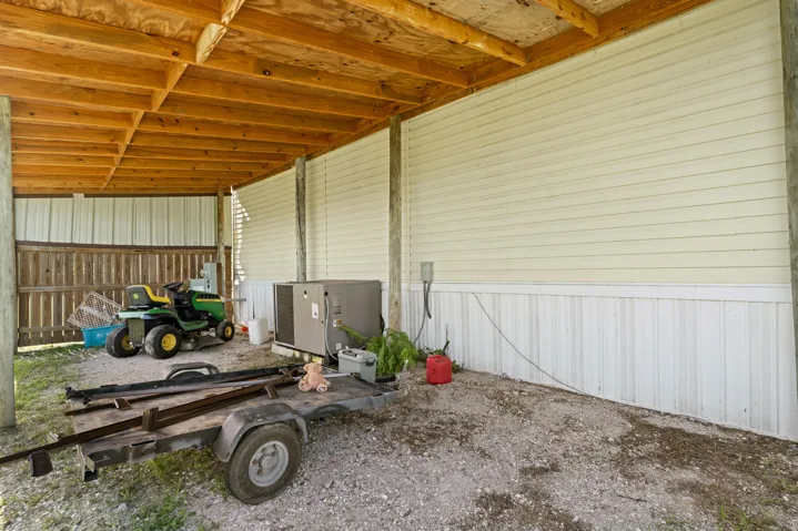 Side covered area