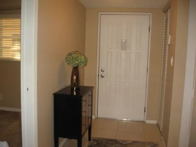 Foyer/Entrance