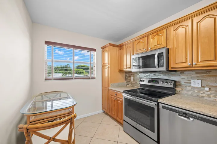 4-web-or-mls-1153 Bayshore Dr 205 - 4